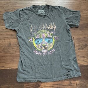 Women’s Gray Graphic T-Shirt